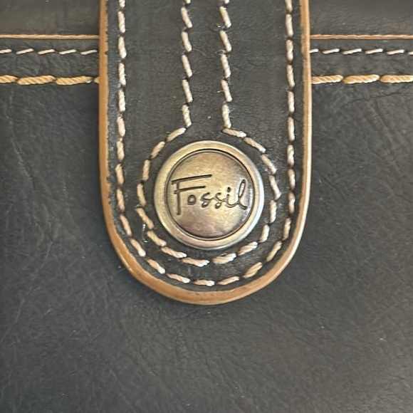 Fossil Small Black With Tan Stitching Bifold Wallet - Picture 5 of 8